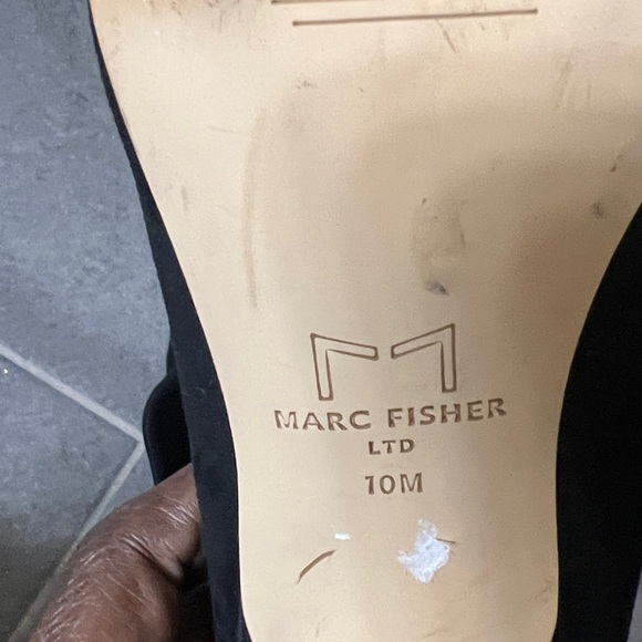 Size 10 women’s MARC FISHER LTD Kellen Black Suede Boots ankle - Picture 5 of 8